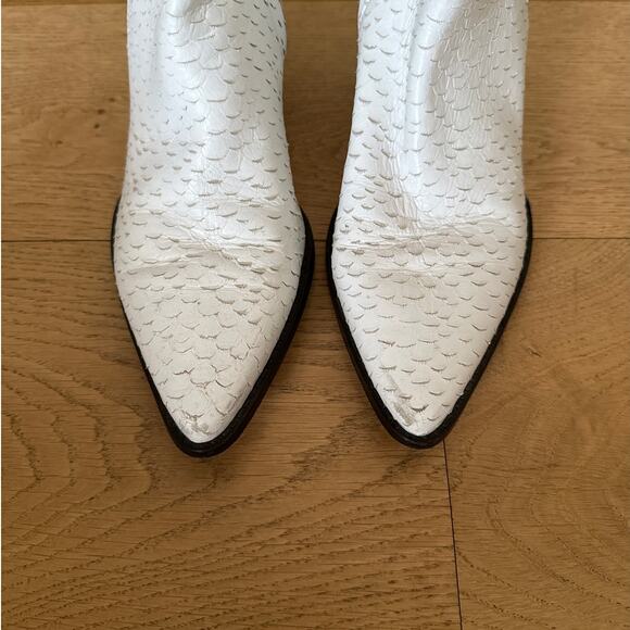 Matisse - Caty White Leather Pointed Toe Snakeskin Ankle Boots in White & Black - Picture 3 of 8